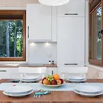 Сasa de vacaciones Comfortable No 4 , Summer Pool *