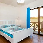 Comfortable No 4 , Summer Pool Rewal