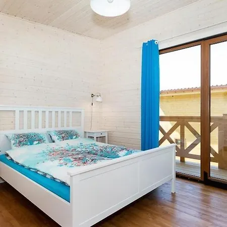 Comfortable No 4 , Summer Pool Rewal