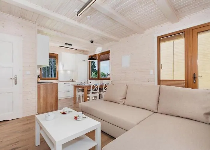 Comfortable No 4 , Summer Pool レバル