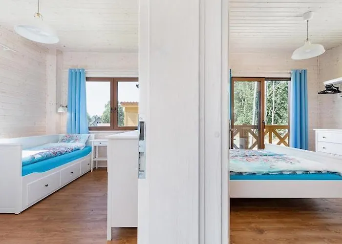 Comfortable No 4 , Summer Pool 別荘 レバル